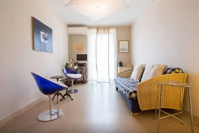 Image de Large 1 Bedroom with Balcony City Centre