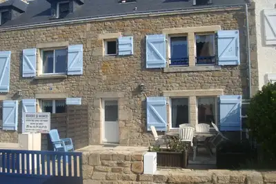 Maison bretonne située dans un authentique village breton de bord de mer