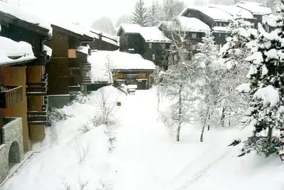 Image de Loue Les Coches : Duplex au ski pieds des pistes et commerces 6 couchages