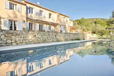 Image de Superbe Bastide PROVENÇALE, 6 Chambres, 12 Couchages