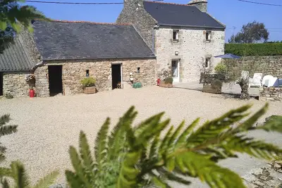 Image de Gîte 800 m. bord de mer, Gr34, Spa, jardin clos, chiens acceptés.