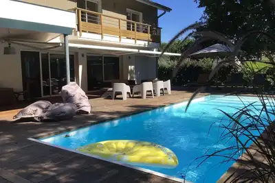 Image de Large Contemporary Villa With 5 'golf D'hossegor