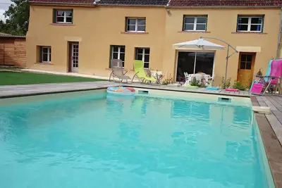 Image de maison  dans les vignes, 6/8 pers, piscine privative chauffée wifi, 02h00 Paris