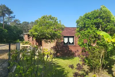 Image de A Mimizan-plage sud, petite maison en bois face à la forêt, à 2km de l'océan