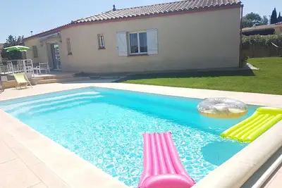 Image de belle villa avec piscine à Carcassonne