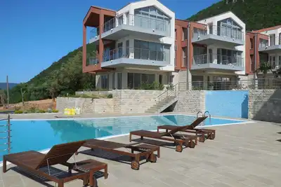 Image de Appartement 3 Pièces - Vue imprenable sur la baie de Kotor - Piscine débordement