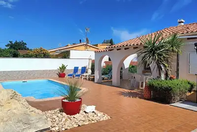 Image de Maison plain pied pour 4 pers. avec piscine privée à L'Escala à 700m de la plage