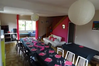 Image de Maison 200 m², 8 chambres, 15 couchages, 5 km de la mer, piscine couverte.