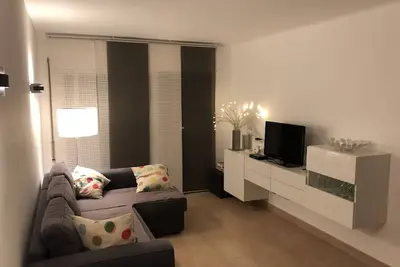 Image de Appartement tout confort avec un grand balcon à 100m de la plage