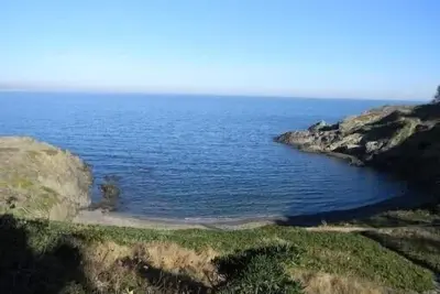 Image de T2 Les pieds dans l'eau. Cadre exceptionnel. Accès direct à la mer de la terrasse