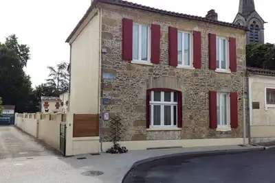 Image de Le Gîte MarieJo, situé au coeur d'un joli village, Villandraut