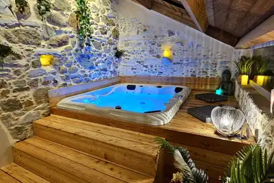 Image de Chalet cosy avec jacuzzi privatif