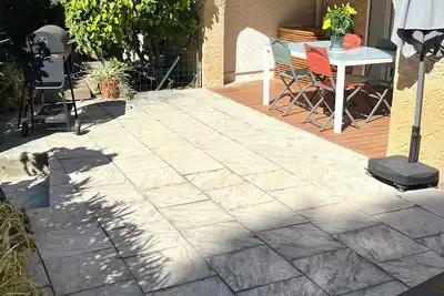 Image de Appartement T3 climatisé, terrasses, 350m de la plage, possibilité de Spa privatif