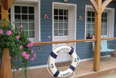 Image de Gite dans le jardin d'une Ancienne  Auberge Normande  # d'Etretat--Yport -.