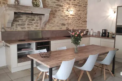 Image de Maison de village avec jardin et piscine privative à Richerenches