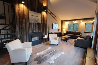 Image de 3br Ski In-Ski Out! ~ Nouveau Remodel, Penthouse Suite pour 10 personnes!