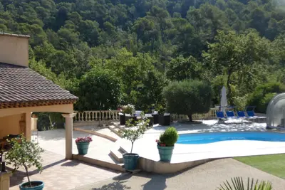Image de bel appartement indépendant dans villa avec piscine au calme proche commodités