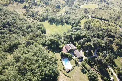 Image de Une beau gîte spacieux, ouvert sur l´extérieur avec grande terrasse en bois