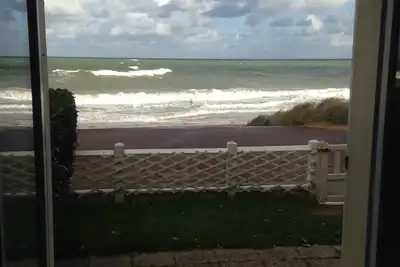 Image de F2 + Jardinet - 4/5 Personnes, Face Et Acces Direct A La Mer (semaine et W-End)