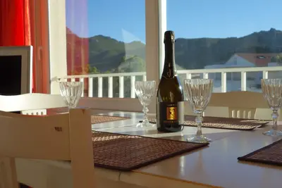 Image de calvi 2p climatisé wifi +terrasse+parking à 100m de la plage et des commerces