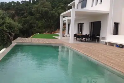 Image de Luxueux Appart. Dans Villa Contemp. Climatise, Superbe Vue Mer, Piscine Chauff