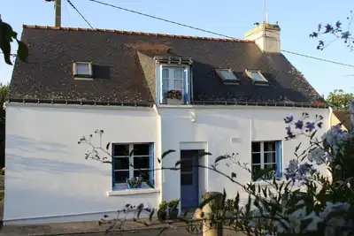 Image de La P'tite Maison aux Volets Bleus — Petit Gîte du Centre Bretagne
