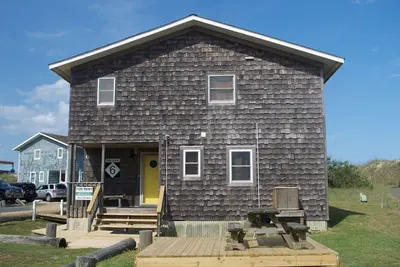 Image de Cottage semi-bord de mer, aucune rue à traverser, emplacement fantastique, chiens admis.