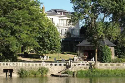 Image de Maison de charme familial, grand jardin fleuri, bord du Loir-1h30 Paris (train)