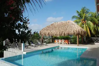 Appartement 76m2, vue mer et forêt, piscine et grand jardin