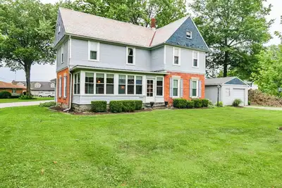 Image de Couchers de soleil magnifiques dans cette retraite au bord du lac de 5 chambres - Pearl Beach Lakehouse