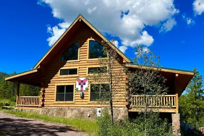 Image de Log Cabin moderne énorme, luxueux et abordable-juin Dates disponibles