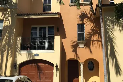 Image de Hutchinson Island Town House Villa avec accès privé à la plage!