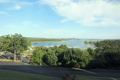 Image de Indian Point Lakefront Condo-deux milles de Silver Dollar City