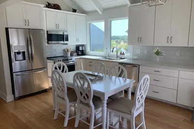 Image de Parfait emplacement Bhi! Villa w / 2 chariots. À côté de la plage et du Bhi Club.