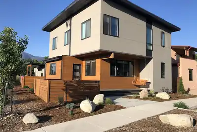 Image de Beau nouveau 3br! À quelques pas de la rivière Arkansas et à proximité de la ville (Str # 0303)