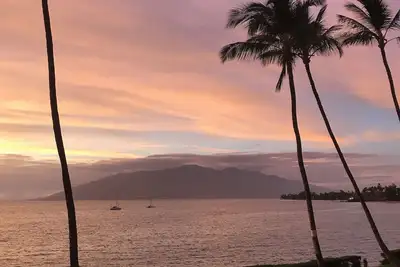 Image de Rare DecemberOpening! Belle Condo Oceanfront, Royal Mauian # 214