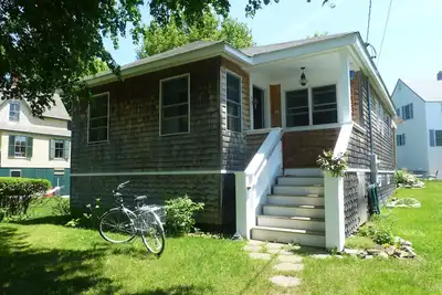 Charming, Secluded, Island Getaway!