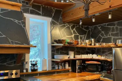 Image de Poudre Chalet! Moins de 1 minutes en voiture ou à quelques pas de gondole!