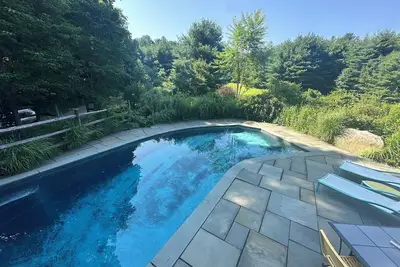 Image de Animaux & Accueille les enfants, solaire, 13 Acres, piscine d'eau salée, vue sur le fleuve