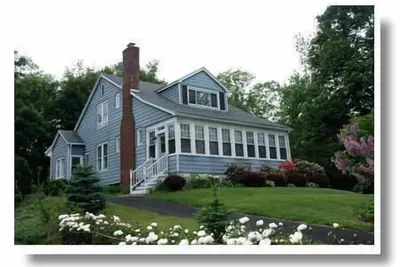 Image de Cayuga Lake House avec piscine creusée | 5 chambres à coucher | Cayuga Wine Trail