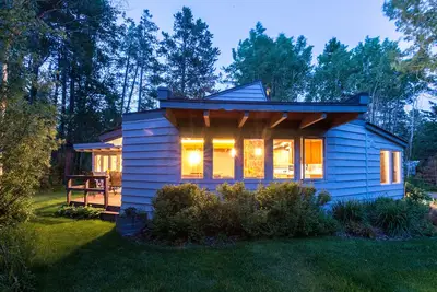 Image de Accès à la piscine et au gymnase! Maison 3br mise à jour dans les trembles
