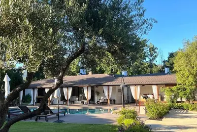 Image de 5bd 5. 5ba avec piscine. Une oasis à quelques minutes des centres-villes de Sonoma et Glen Ellen