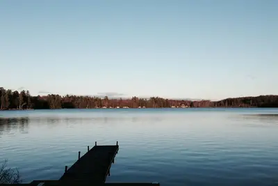 Image de Cozy 3 Chambre Lakefront Cottage In The Muskoka À Louer