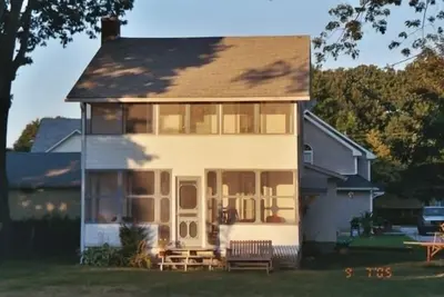 Image de Charming Quiet Updated 1921 Cottage Ă West Beach Connecticut