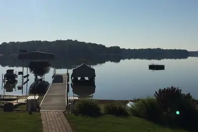 Image de maison Lakefront de charme sur le lac Chemung!
