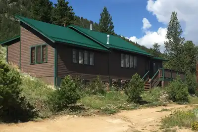 Image de Estes Park Pinecone Cottage: avec 1. 8 acres et des vues spectaculaires sur les montagnes