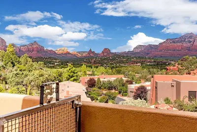 Image de Sedona Vista Suite # 5 @ Vista Ridge Sedona - Luxury Upstairs 2 bed / 2 bath Condo