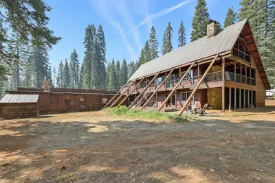 Image de Laporte Lodge-Armstrong / Mathews Cabin Ă louer