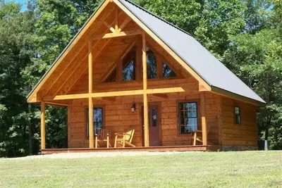 Image de Belle cabane en rondins de Turkey Hill située sur 20 acres de propriété Hilltop