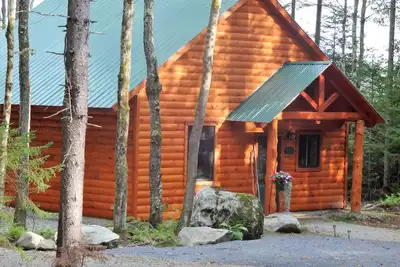 Image de Invitation chalet cabine en bois dans les montagnes vertes du Vermont